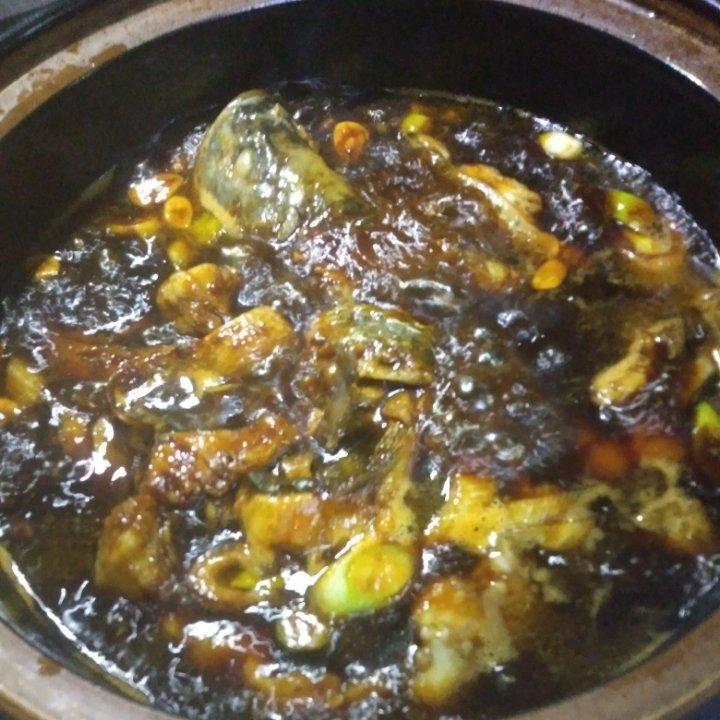 适合孩子吃的下饭菜：酱汁焖鱼