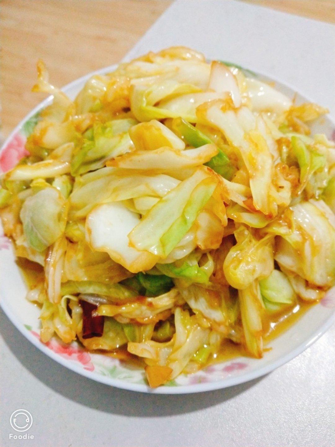 厨师长教你：“炒牛心包菜”的做法，技术总结很到位，先收藏起来