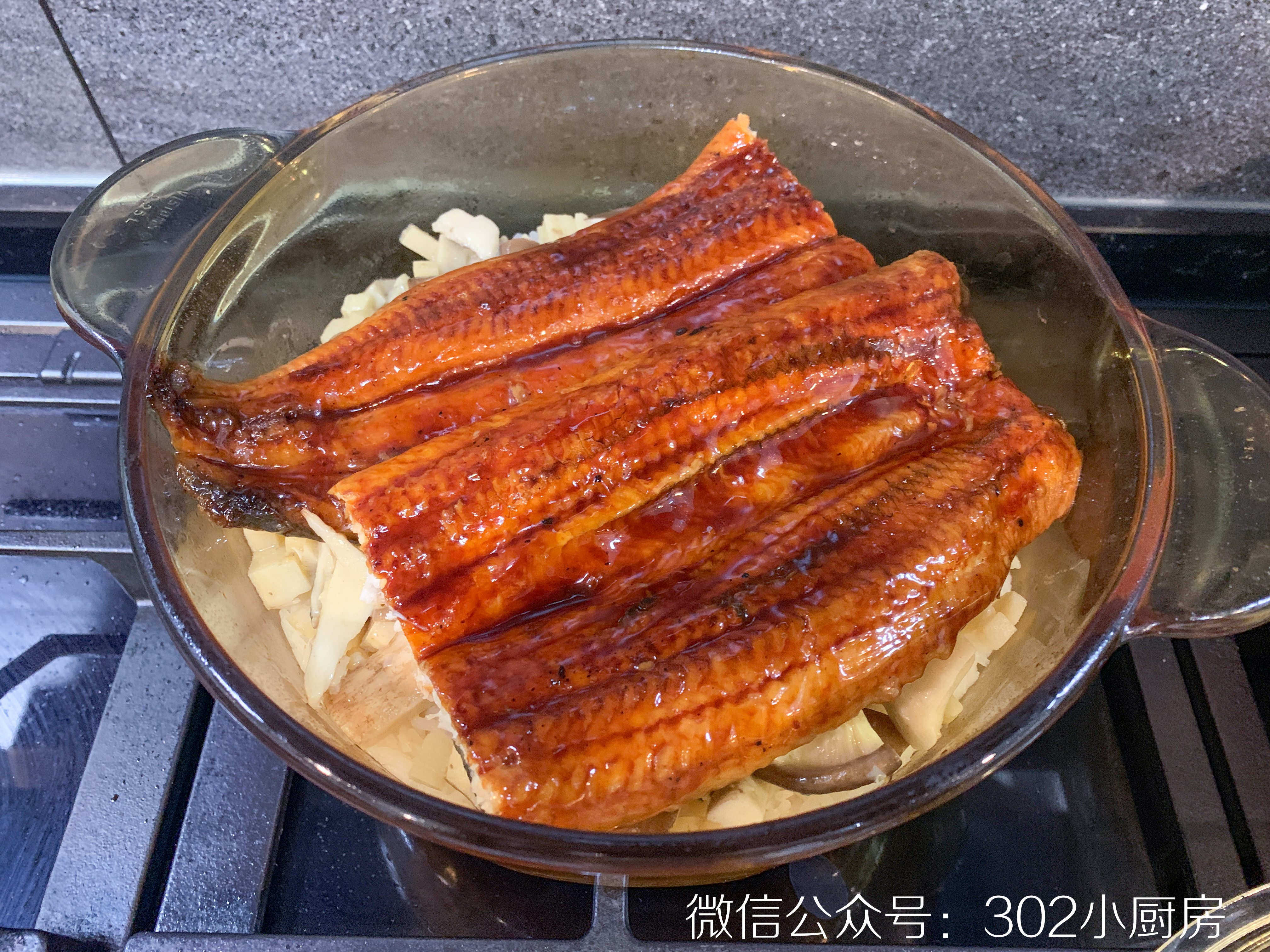 【0390】鳗鱼菌菇炊饭 <302小厨房>的做法 步骤12