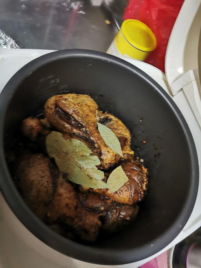 不需要厨艺的减脂餐——电饭煲焖鸡腿