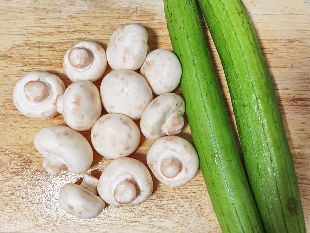 淮山玉米萝卜猪骨汤【3月北鼎电磁炉食谱】