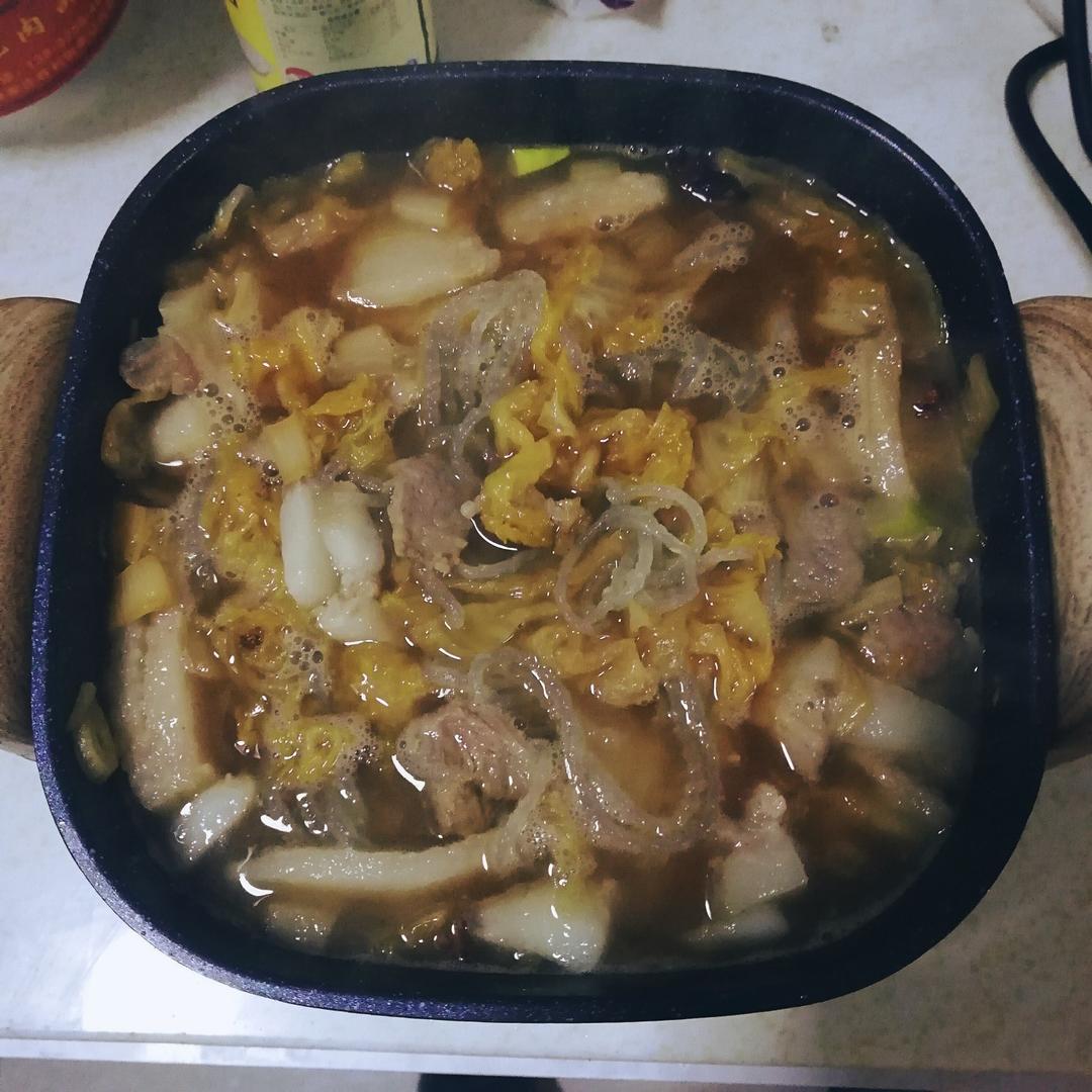 东北酸菜烩白肉粉条