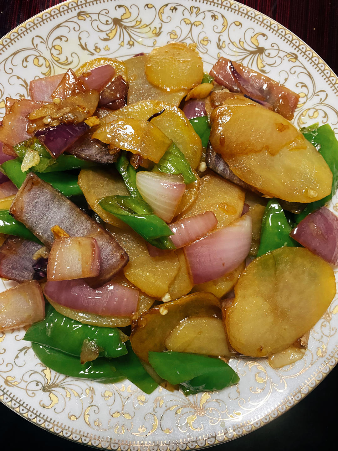 今日菜谱：土豆炒洋葱