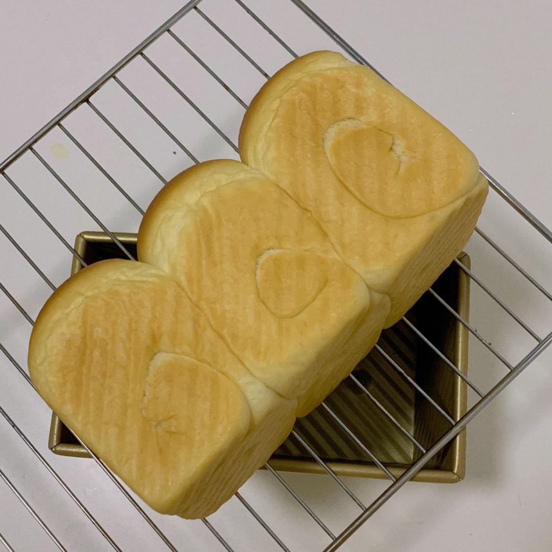 鲜奶吐司（老面法）