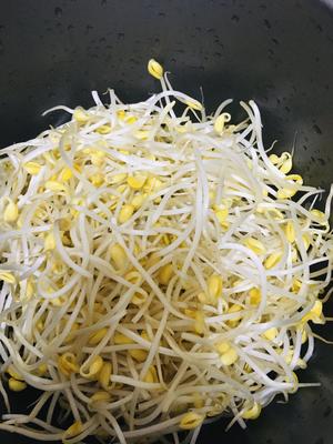 黄豆芽炒肉丝的做法 步骤3
