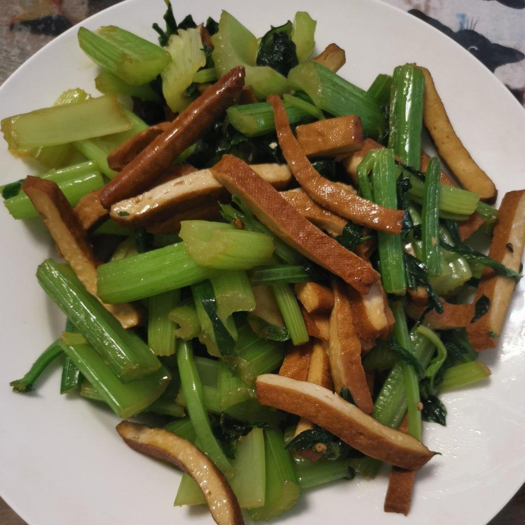 芹菜炒香干
