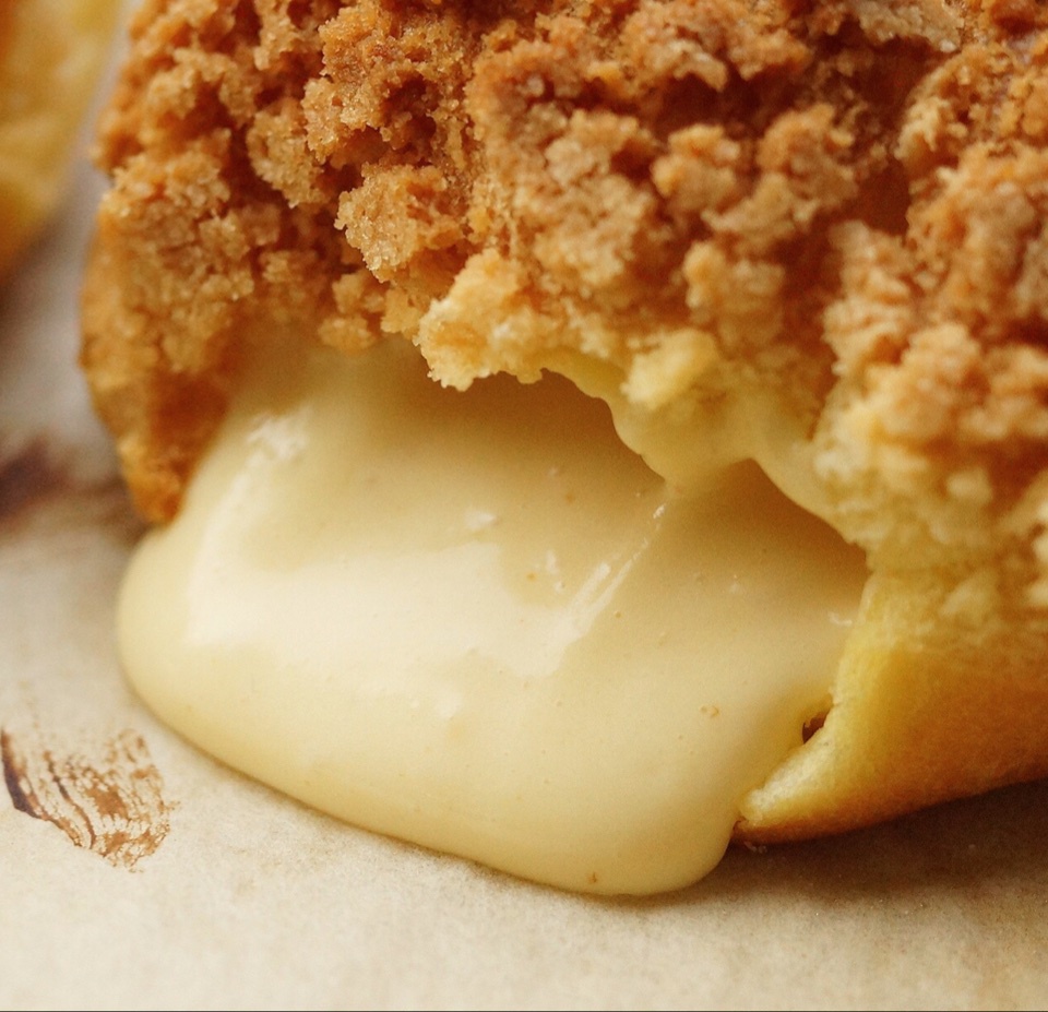 草莓夹心酥皮泡芙