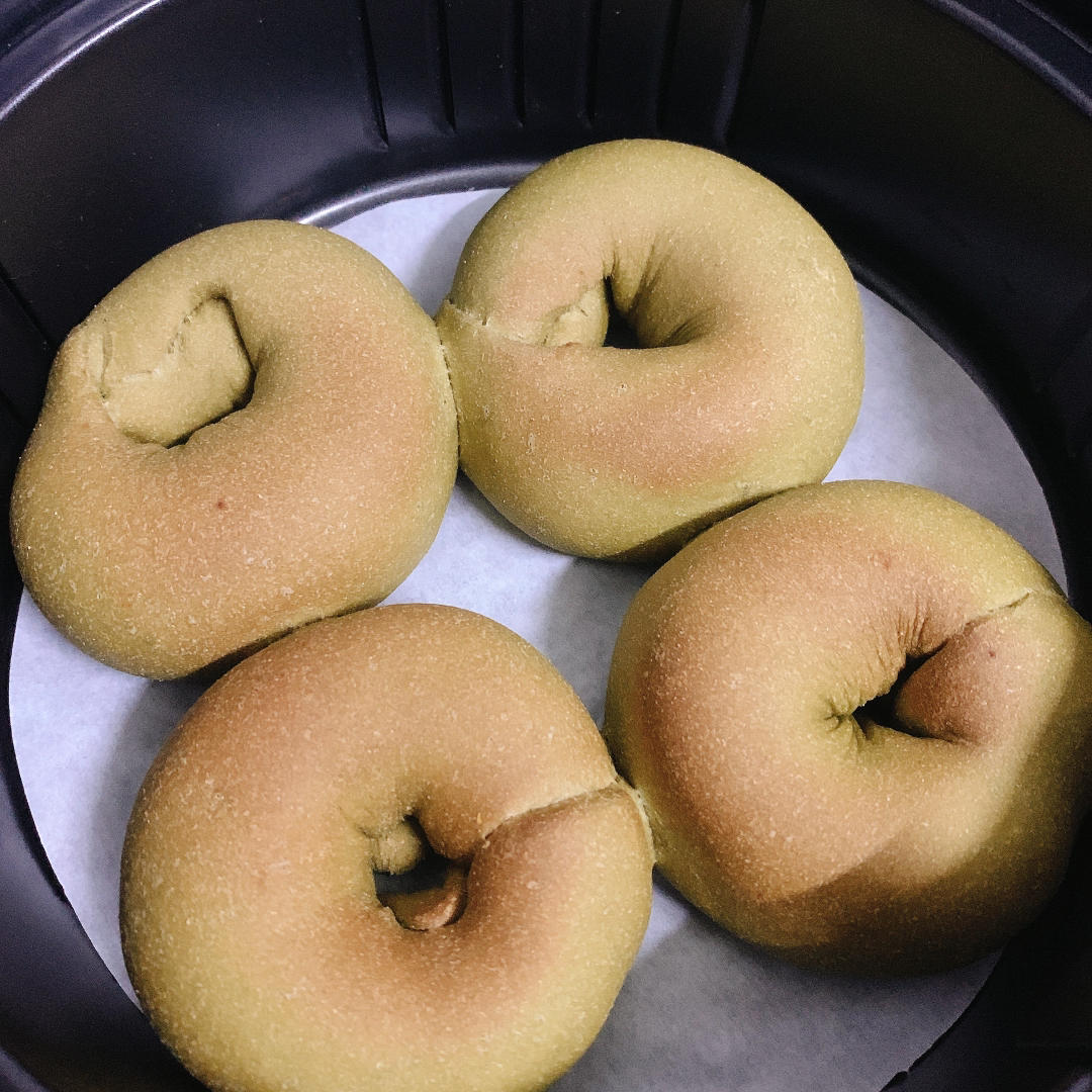 绿油油的抹茶红豆贝果