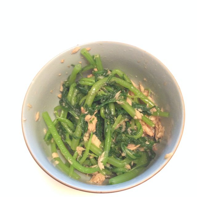 金枪鱼拌茼蒿