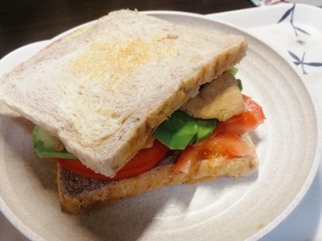 低脂鸡胸肉三明治