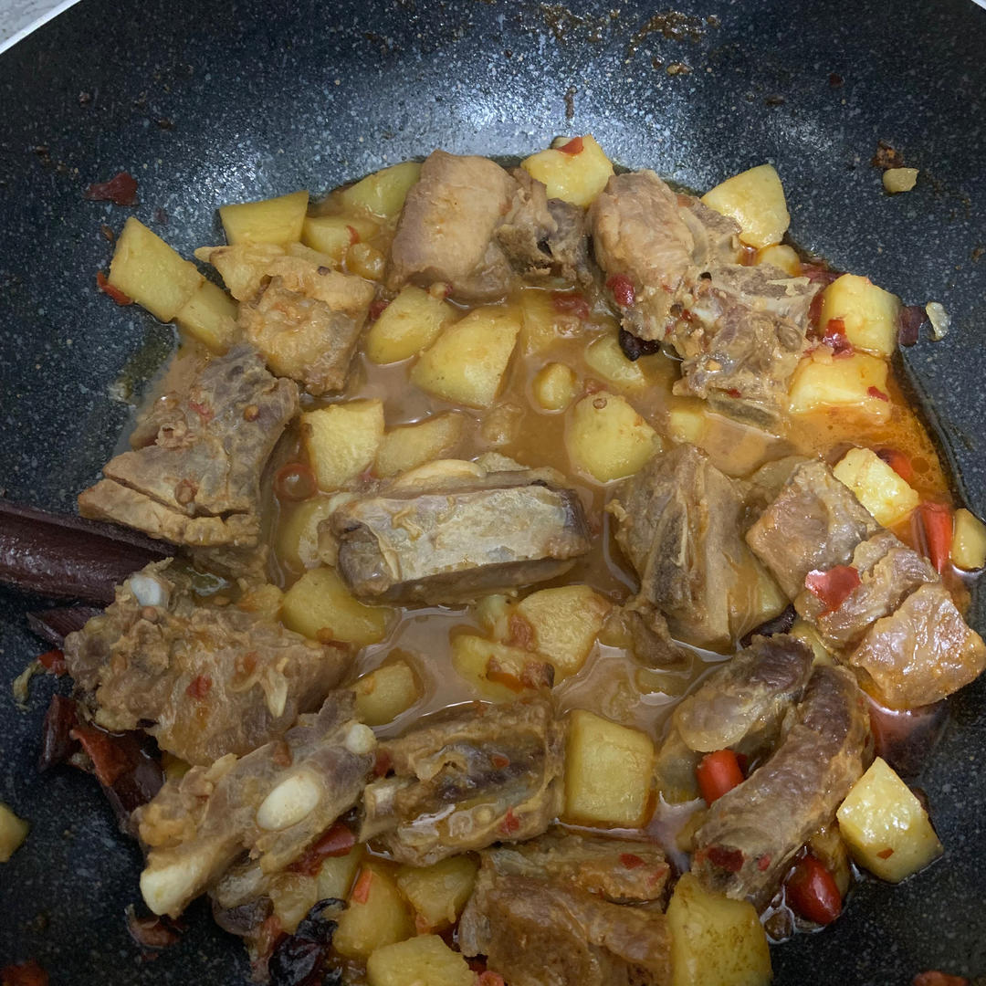 腊排骨炖土豆