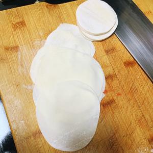 一种食材两种吃法之一— 饺子皮的两种吃法（面片汤和锅贴）的做法 步骤6