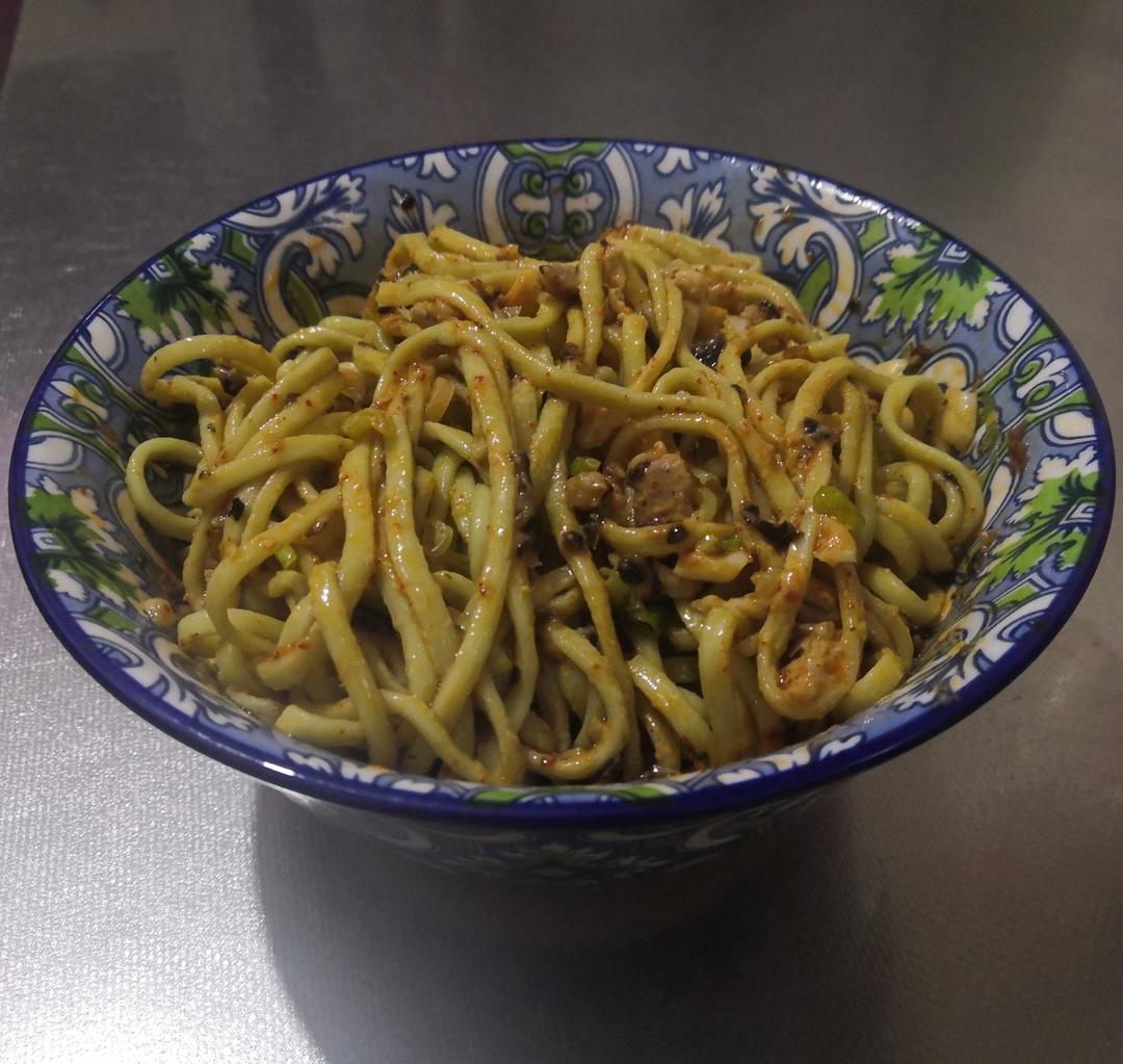 厨师长教你：四川“担担面”的家常做法，麻辣鲜香，爽滑劲道