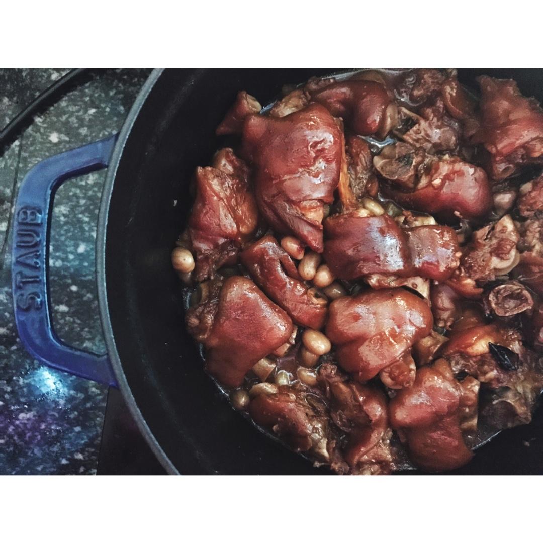 南乳花生猪脚煲