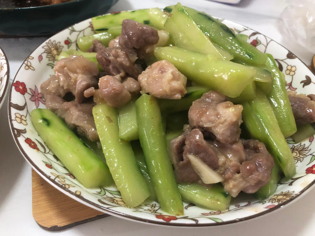 厨师长教你：“清炒青瓜”的蒜香家常做法，年菜餐桌解腻必备