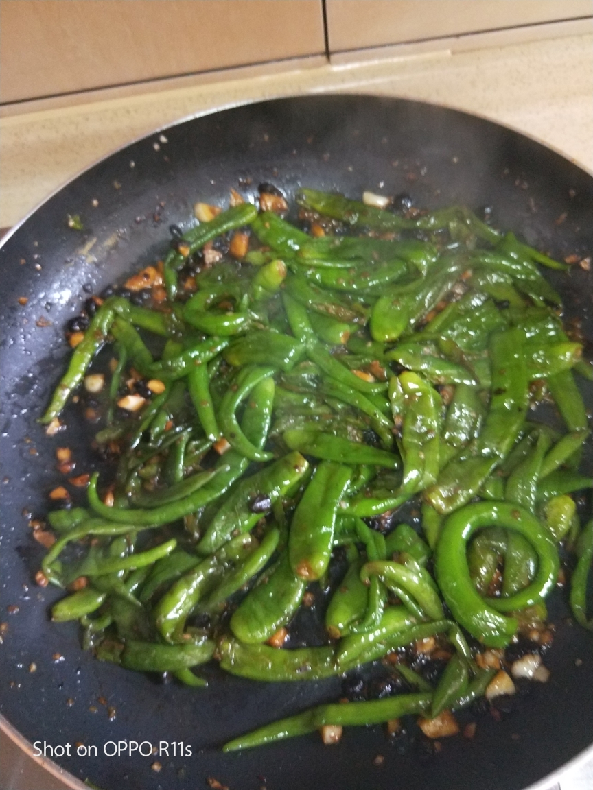 超级下饭开胃的豆豉煸辣椒的做法 步骤6