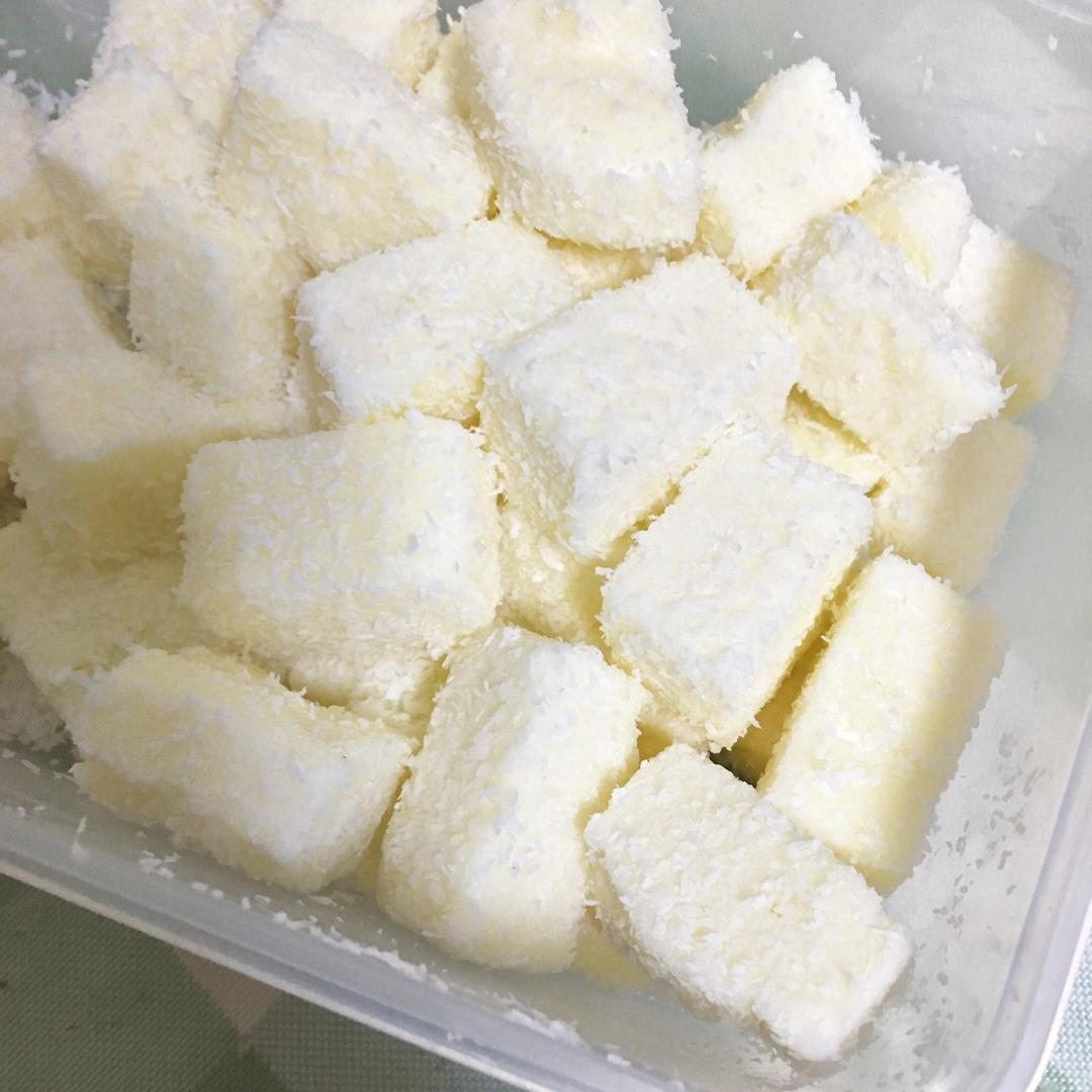 完胜85度C牛奶椰丝小方