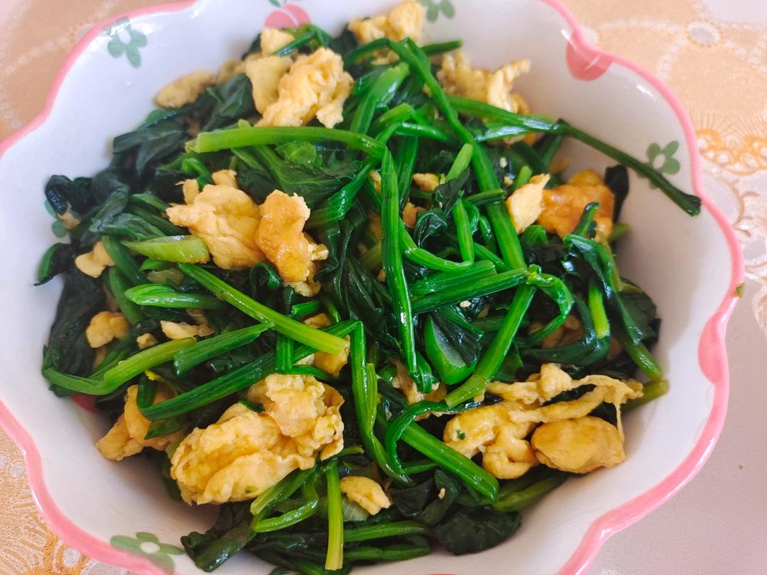 菠菜炒鸡蛋