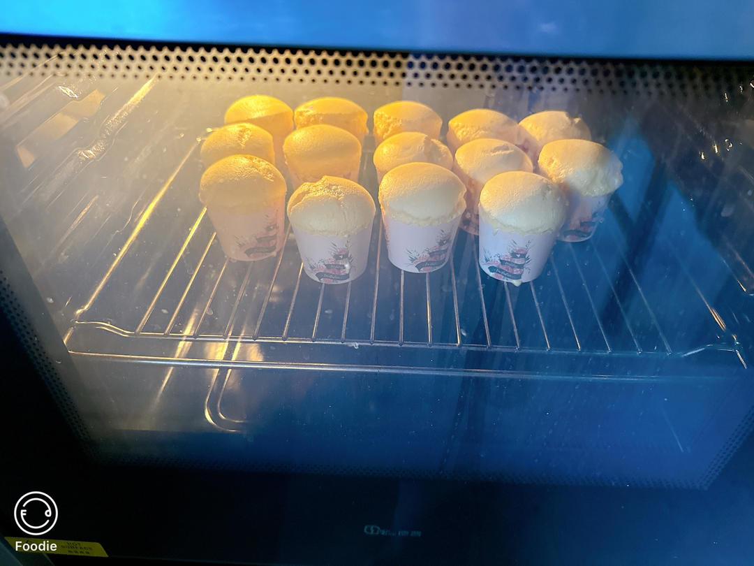 纸杯蛋糕 8寸戚风蛋糕的量