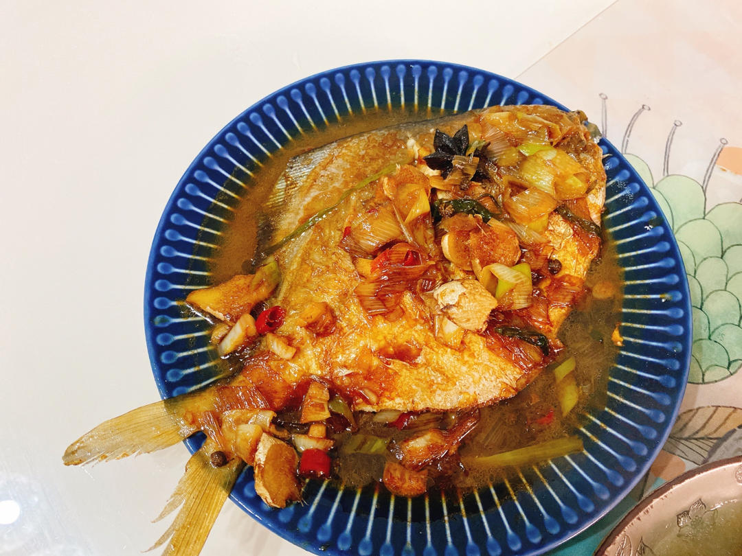 传统中式红烧平鱼