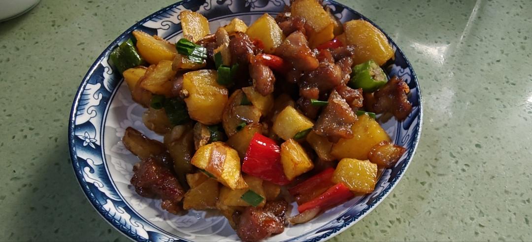 米饭绝配❗麻辣过瘾巨好吃的土豆辣子鸡块~