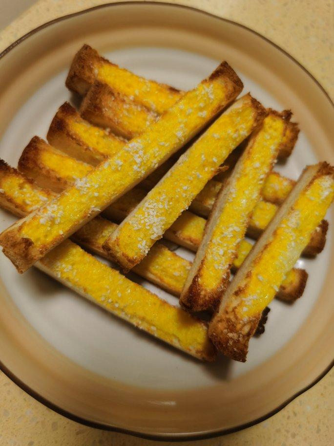 香甜酥脆的土司条