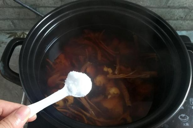 茶树菇白果老鸭汤的做法 步骤7
