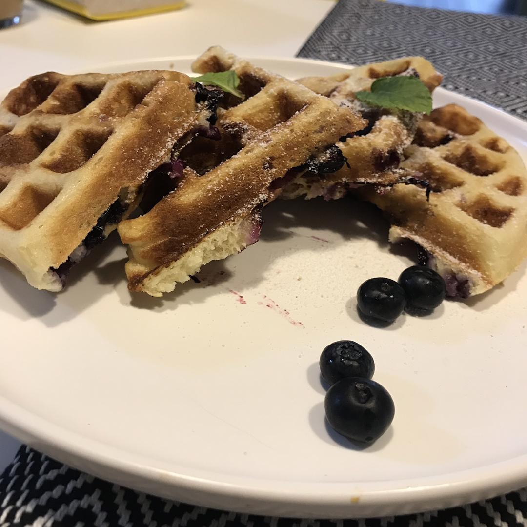 爆浆蓝莓华夫饼【视频】「瞭望角的厨房」