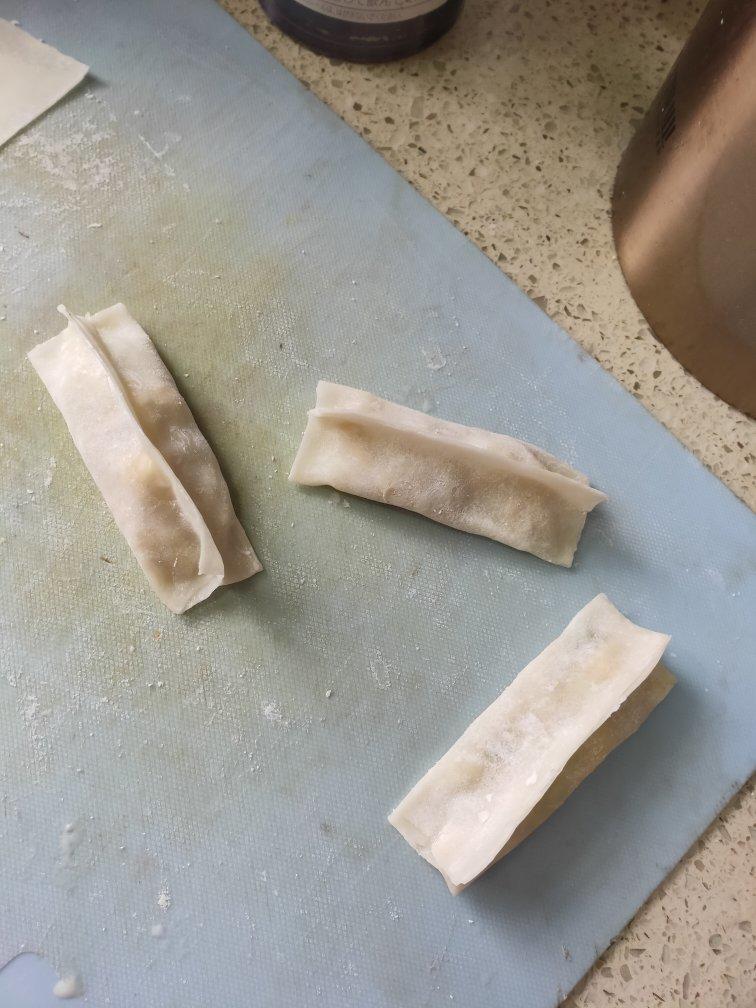 超级好吃的西葫芦鸡蛋素锅贴（馄饨皮版）