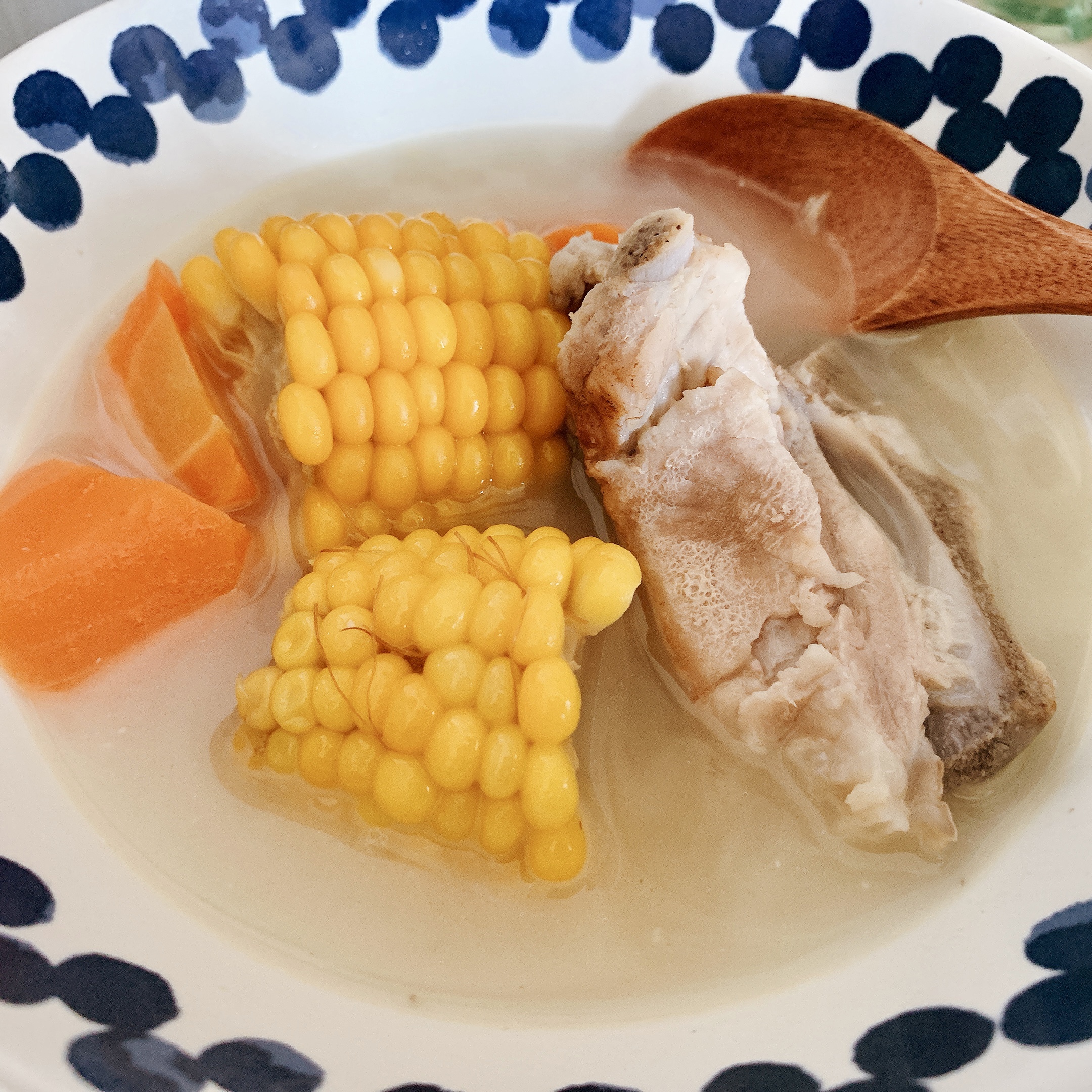 最简单的玉米排骨汤的做法