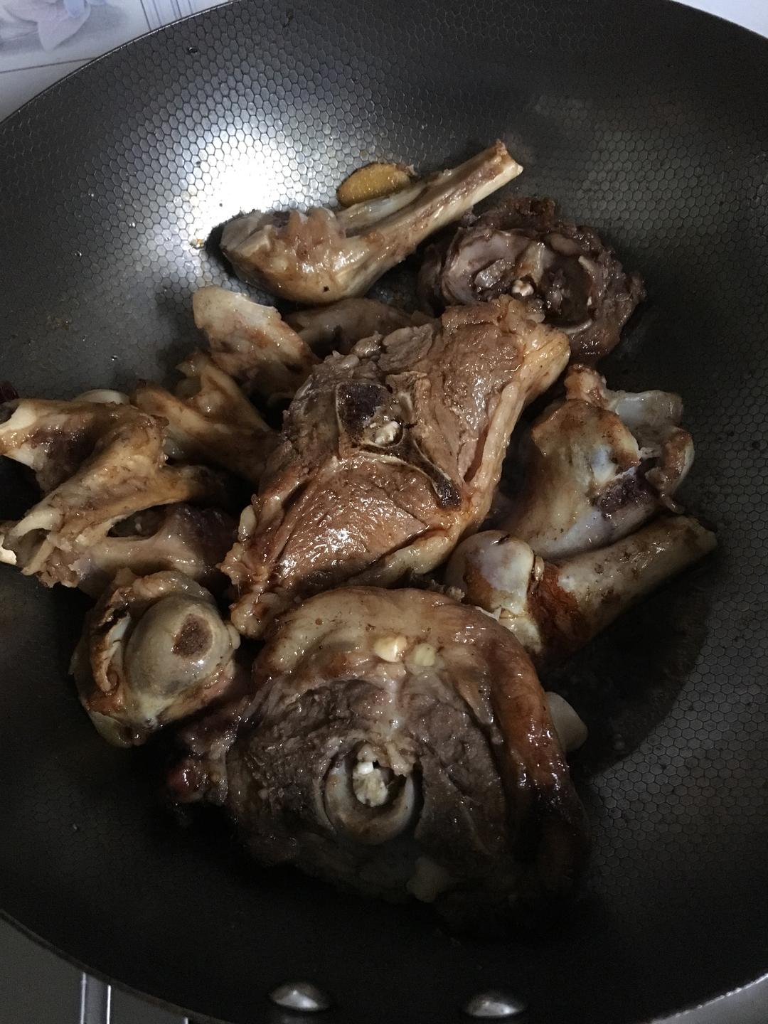 红烧羊棒骨羊蝎子的做法