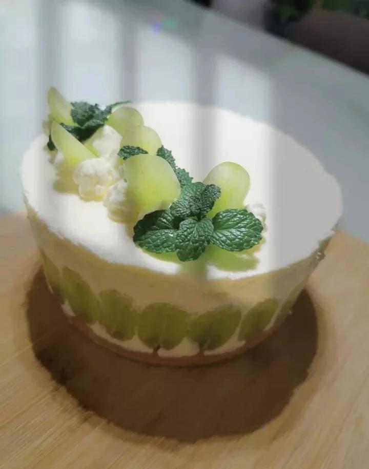 搬运【青提酸奶慕斯蛋糕】—cooking tree