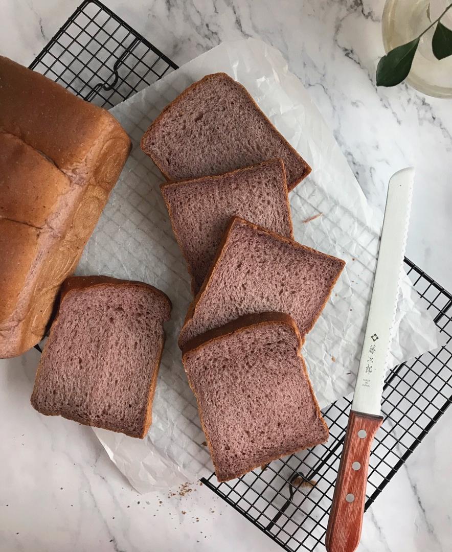 黑米鲜奶吐司