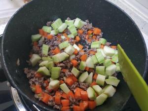 牛肉西红柿藜麦焖饭（辅食）的做法 步骤4