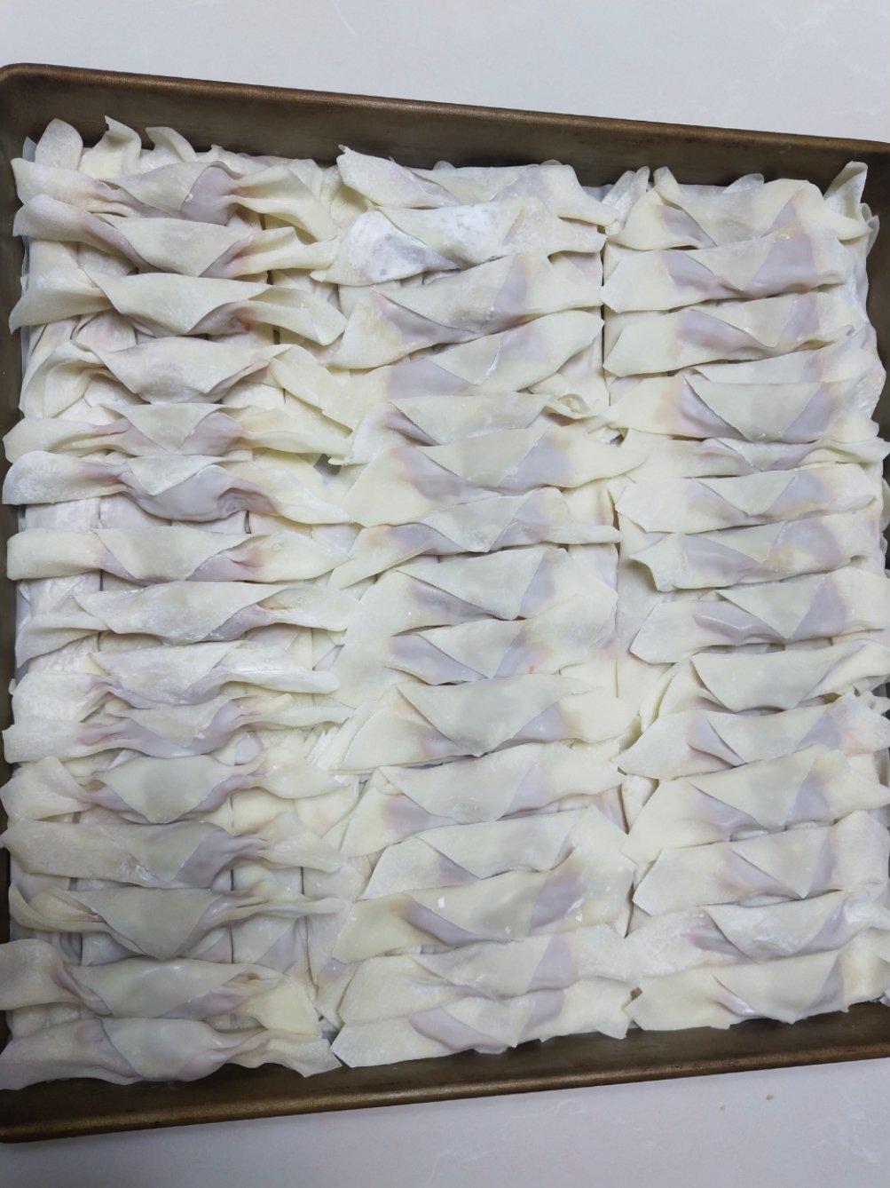 金鱼小馄饨包法
