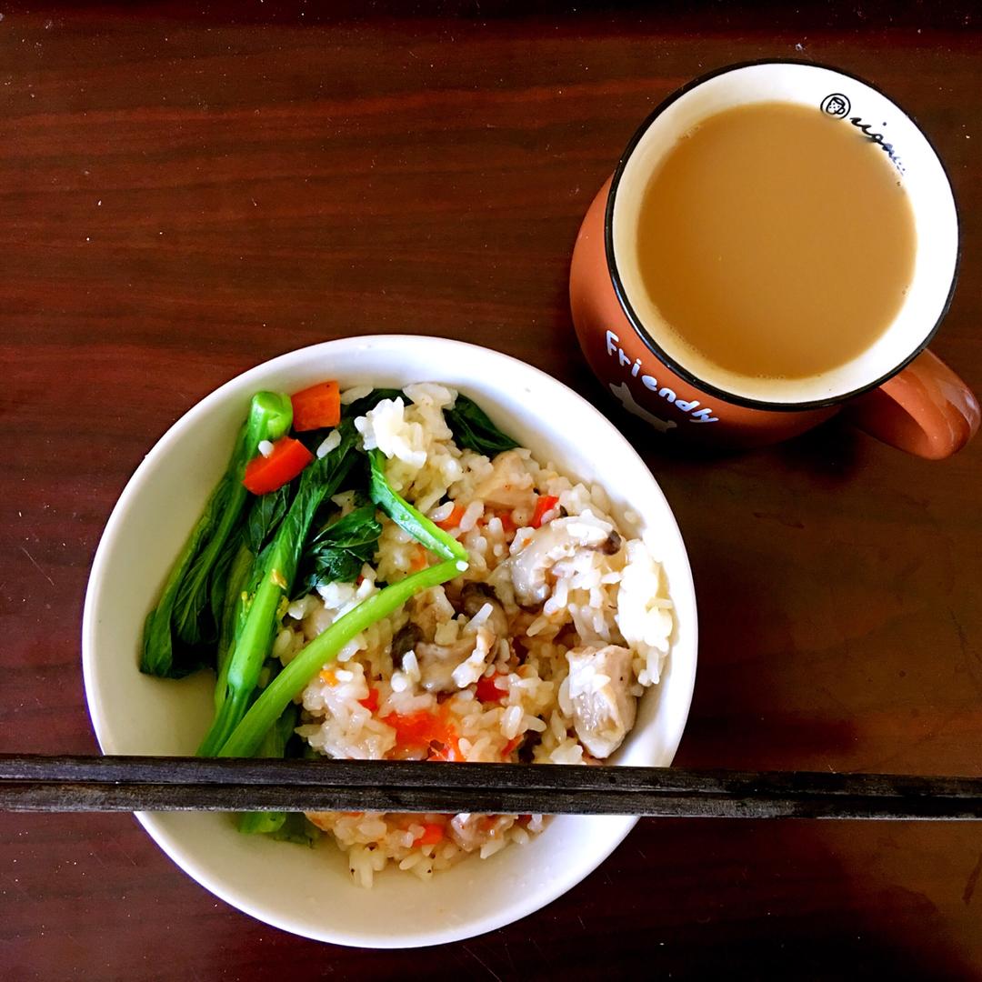 鸡肉蘑菇焖饭