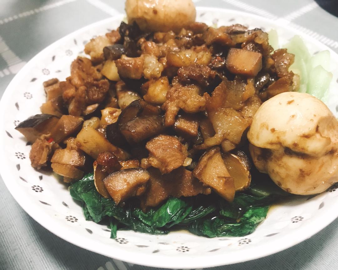 肥而不腻卤肉饭