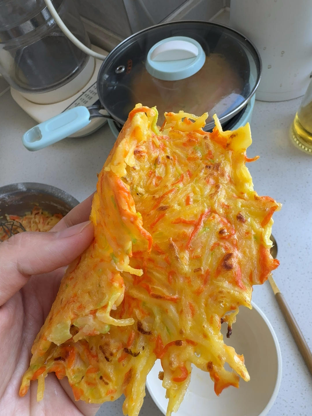 土豆丝胡萝卜丝西葫芦丝鸡蛋饼：三丝饼快手早餐儿童辅食