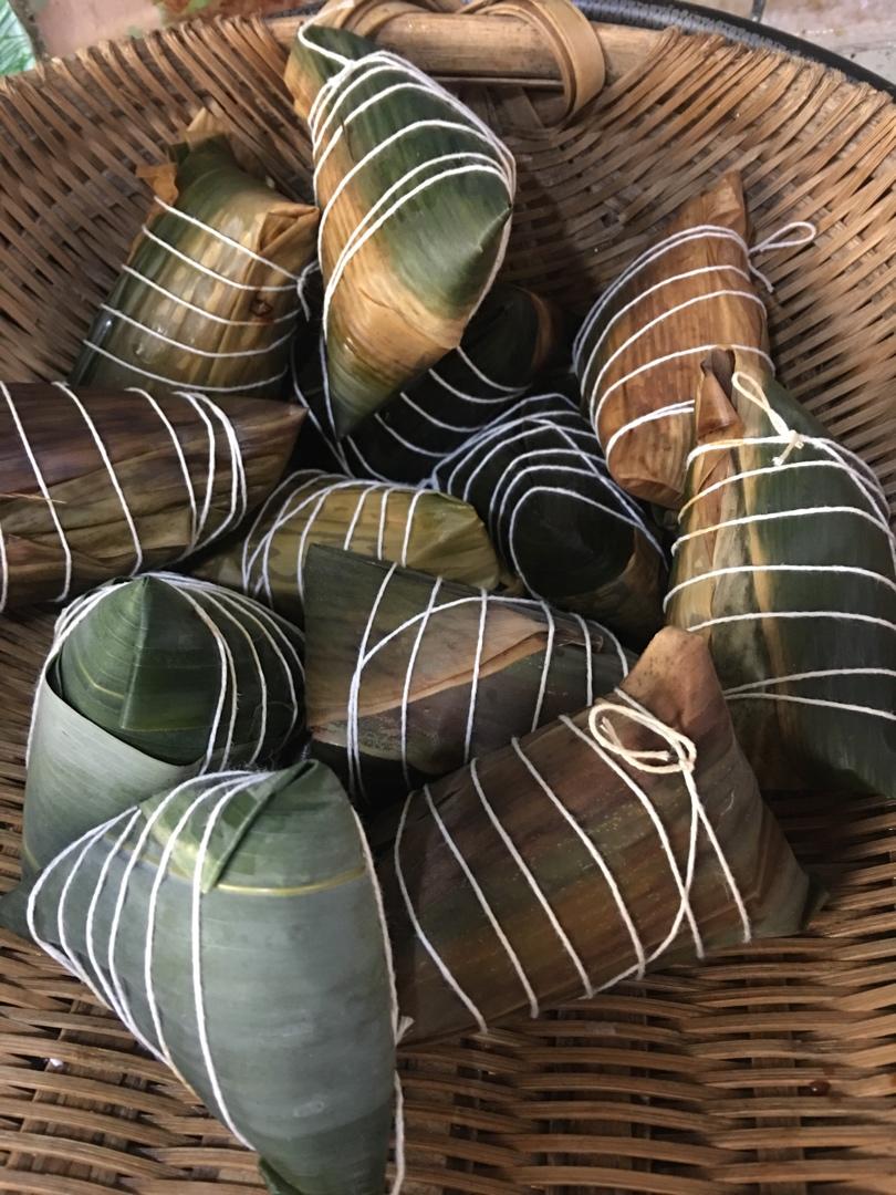 包粽子的步骤展示