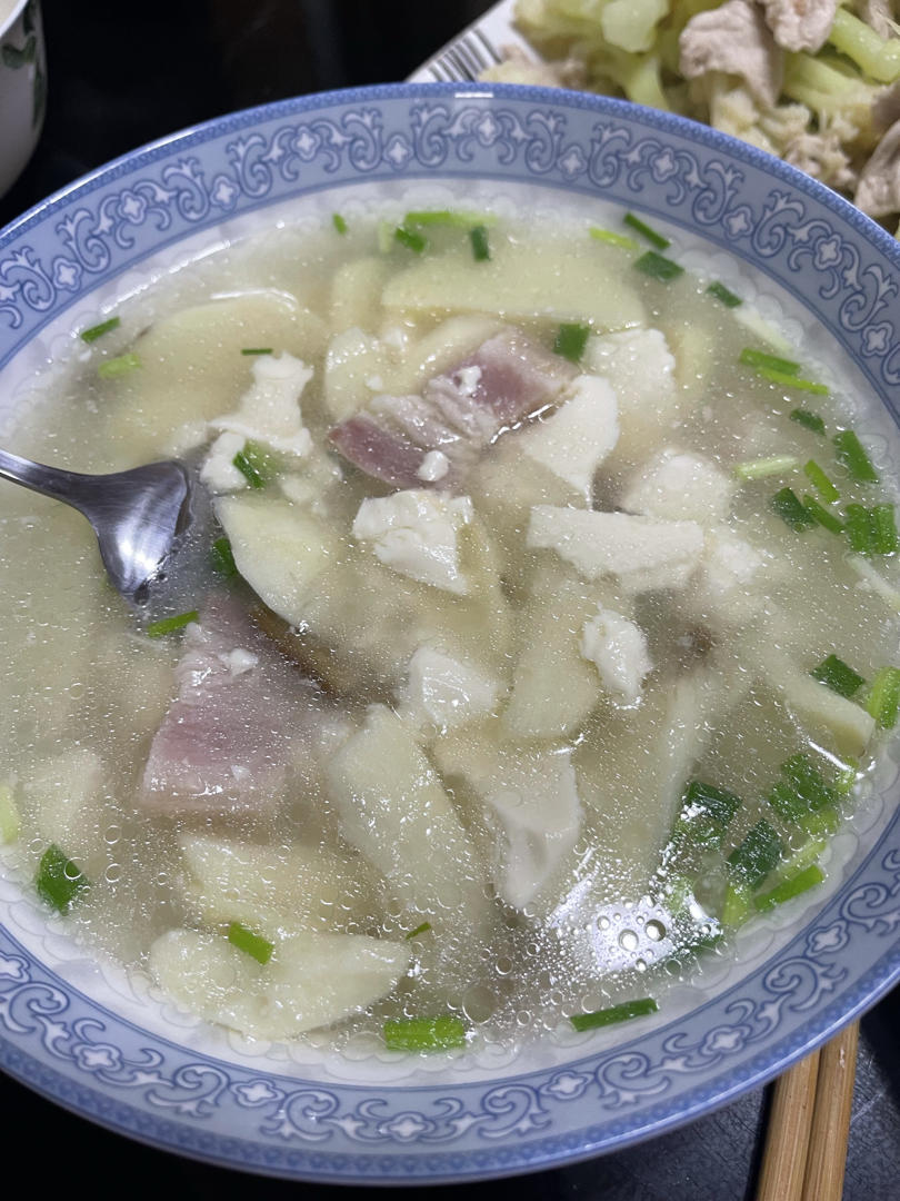 茨菇豆腐肉片汤