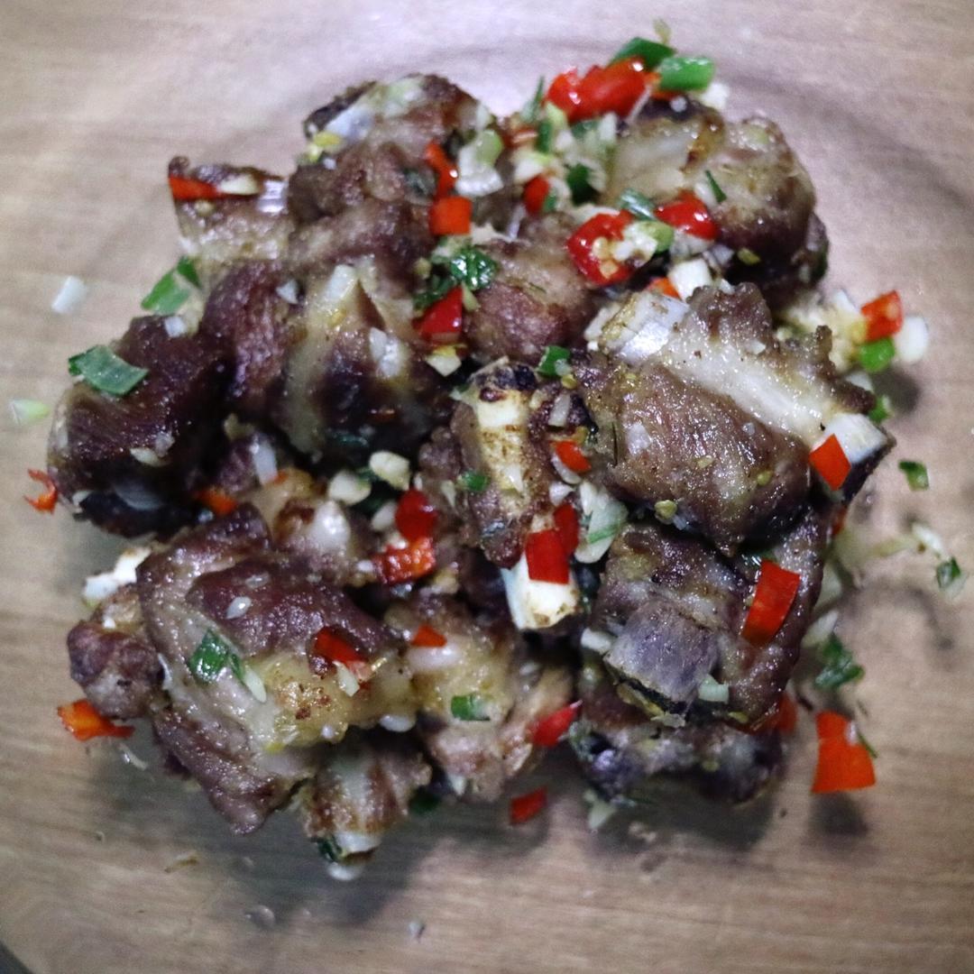 蒜香排骨 Garlic Pork Ribs