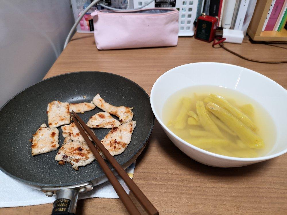 酷炫屌炸天好吃的煎鸡胸肉（香蒜蜂蜜煎鸡胸肉）