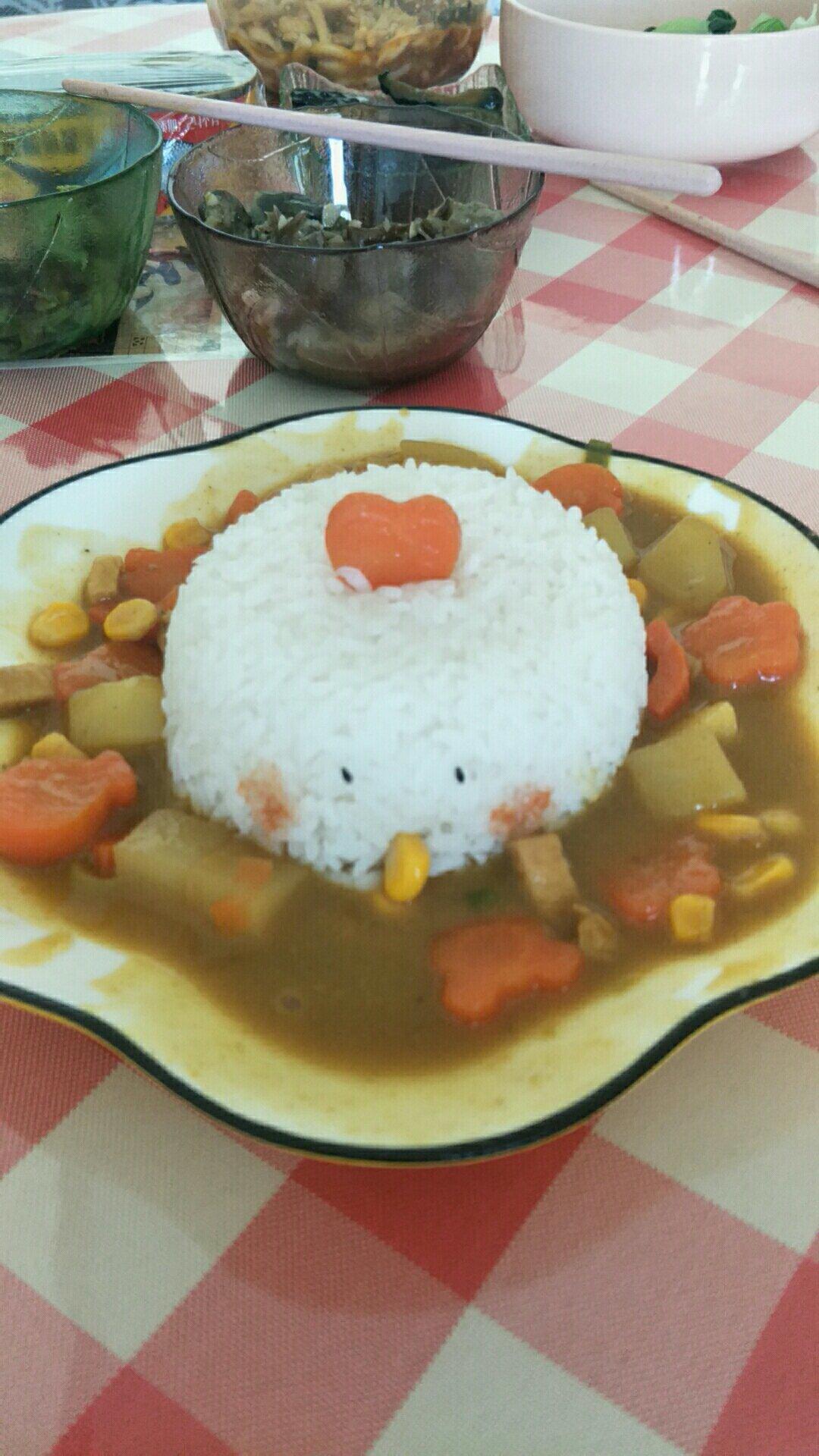 人见人爱花见花开🐤         三只小鸡日式咖喱饭