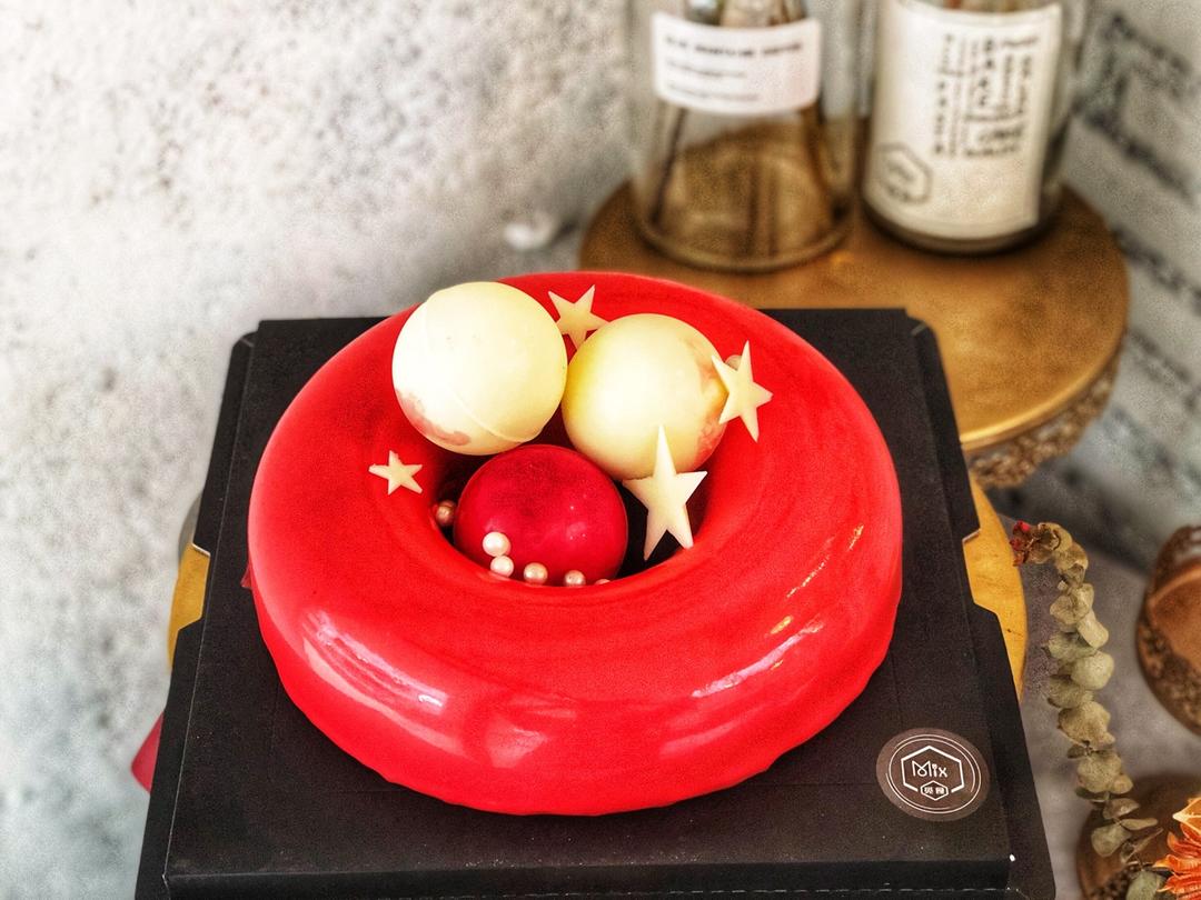 红色光亮淋面