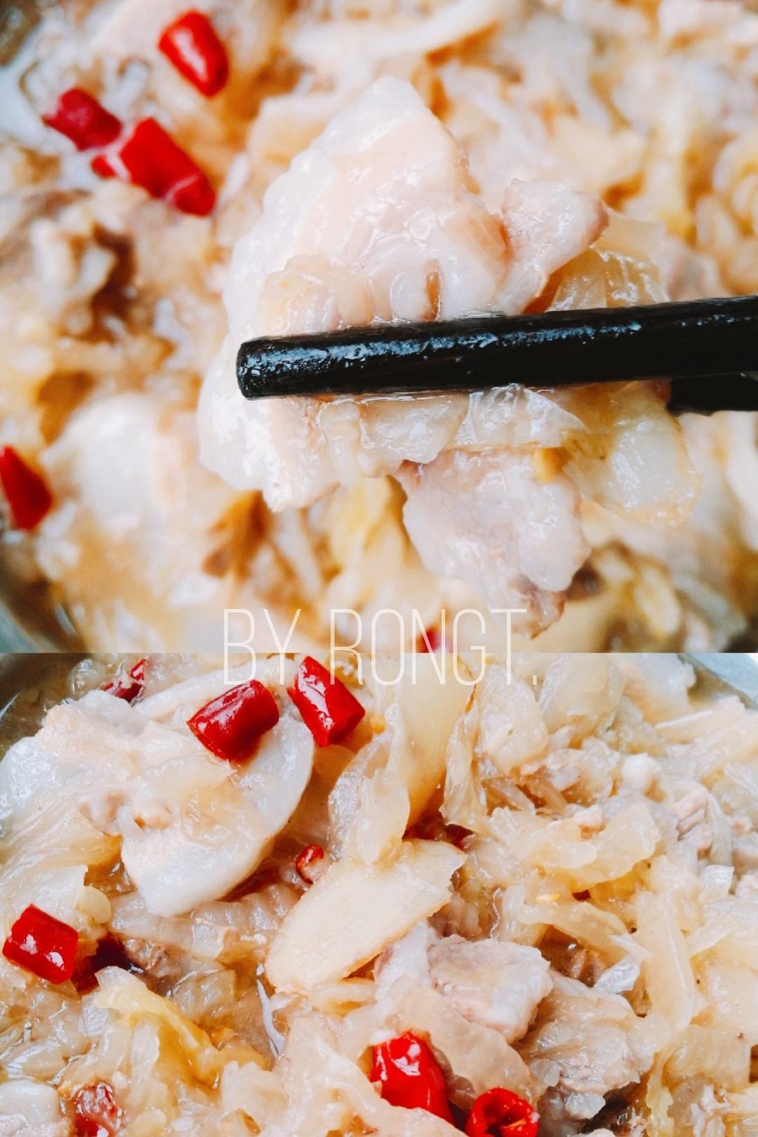 五花肉炖酸菜【最爱妈妈菜】