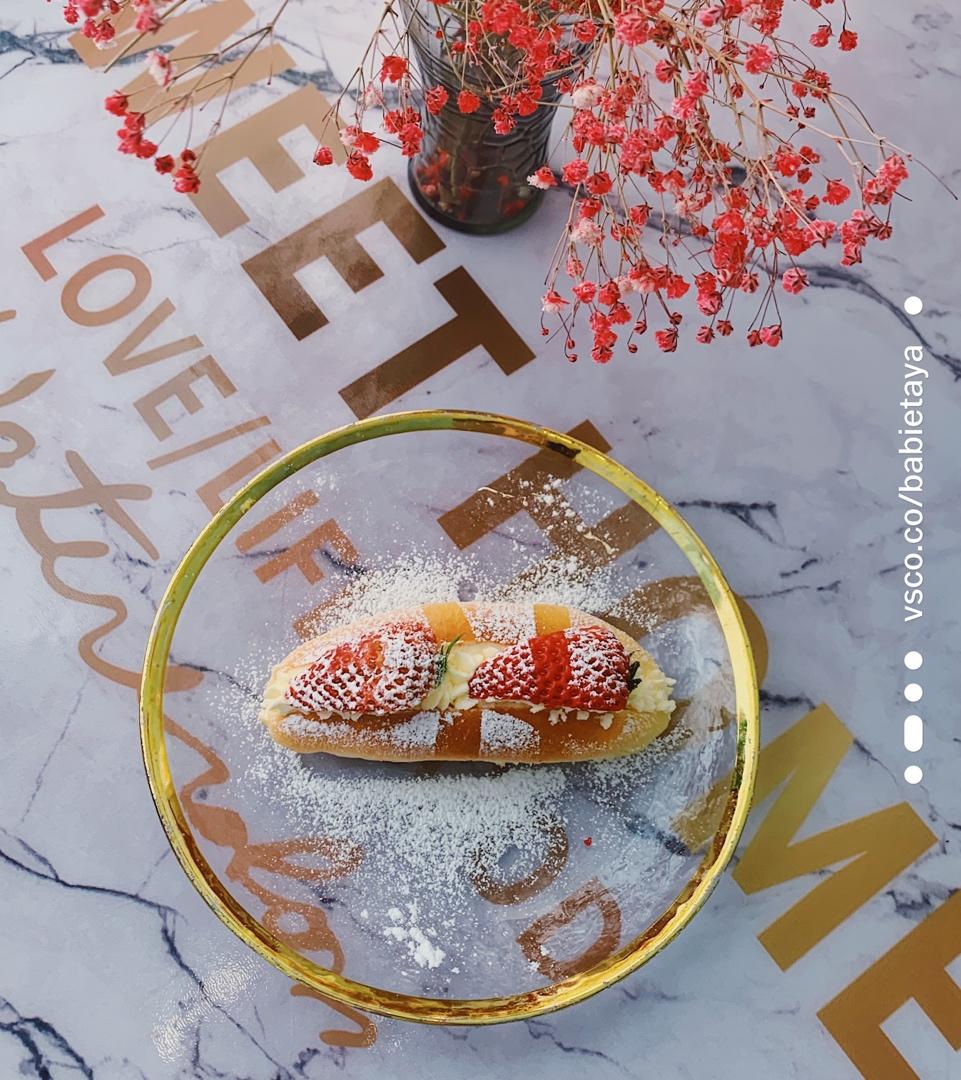 颜值奶油草莓甜心小面包