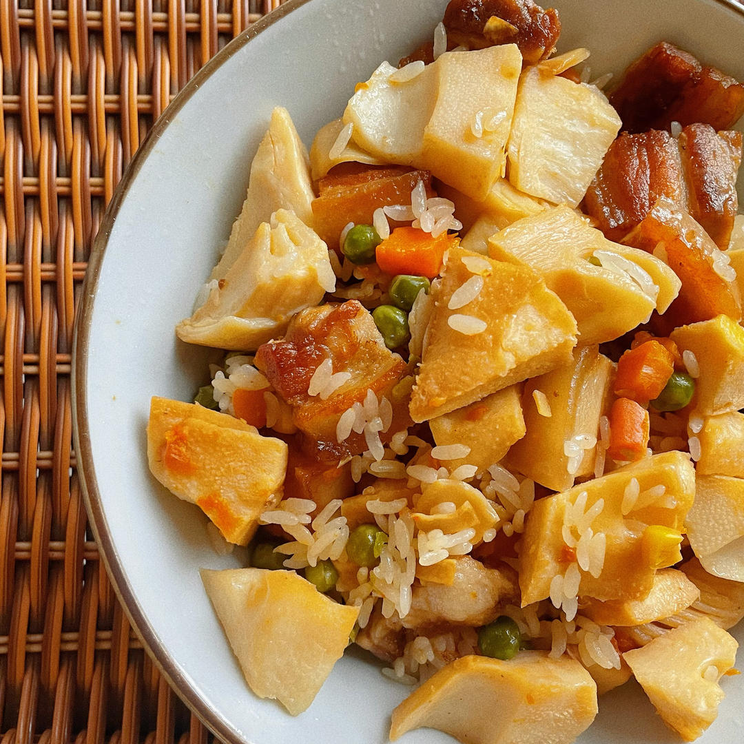 春笋五花肉腊肠焖饭