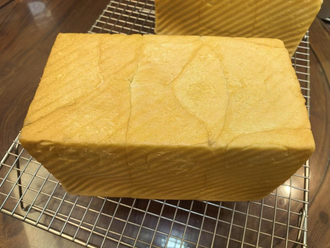 吐司，奶香手撕面包，超级香浓