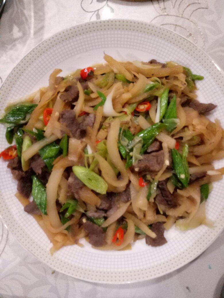 白萝卜丝炒牛肉