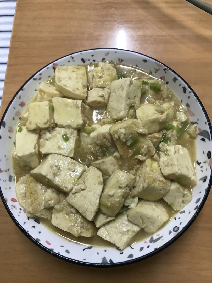 不放肉也超下饭的葱焖豆腐